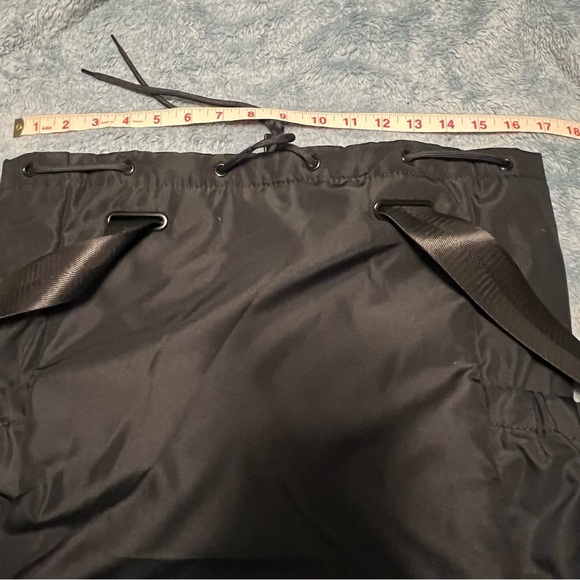 Beyond Yoga Black Minimalist Convertible Backpack – Gym to Work, OS - Picture 9 of 11